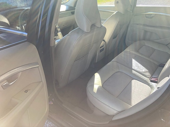 Volvo V70 8 of 10