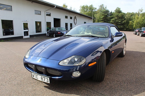Jaguar XKR 3 of 11