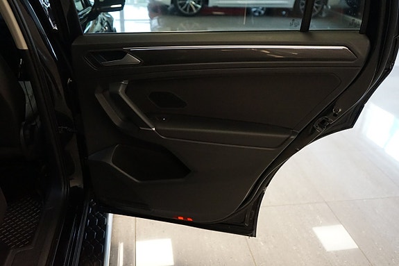 Volkswagen Tiguan Allspace 18 of 27