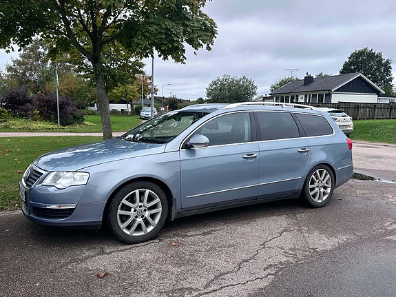 Volkswagen Passat 2 of 5