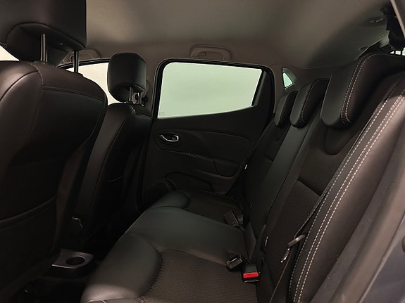 Renault Clio 21 of 25