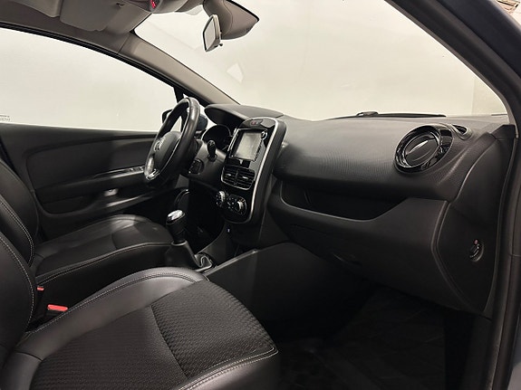 Renault Clio 14 of 25