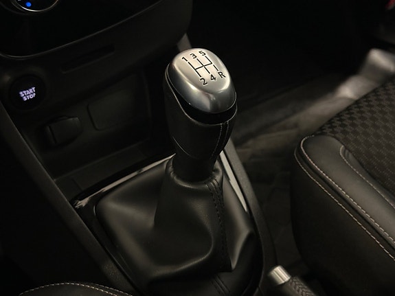 Renault Clio 23 of 25