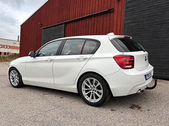 BMW 120d 3 of 24