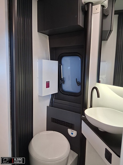 Adria Twin Supreme 640 SLB / Automat 11 of 21