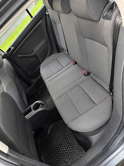 Volkswagen Golf V 5 of 5