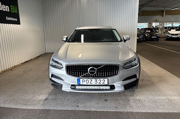Volvo V90 Cross Country 8 of 24
