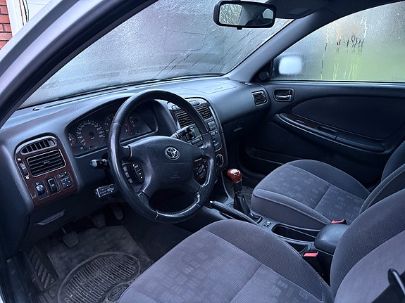 Toyota Avensis 5 of 5