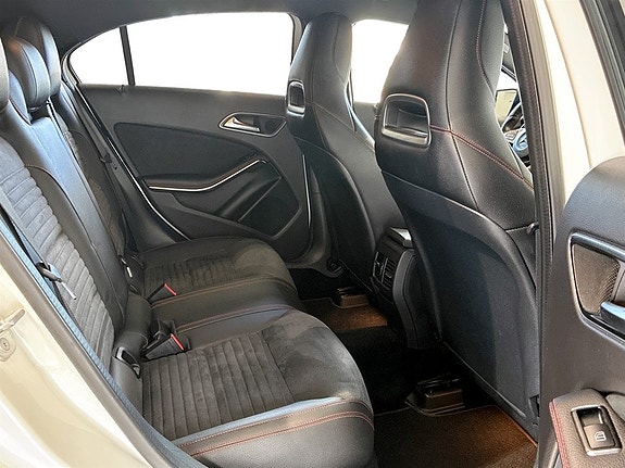 Mercedes-Benz A180 13 of 16