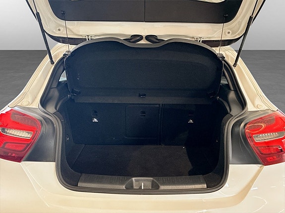 Mercedes-Benz A180 16 of 16