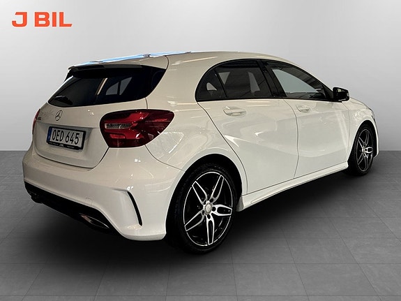 Mercedes-Benz A180 2 of 16