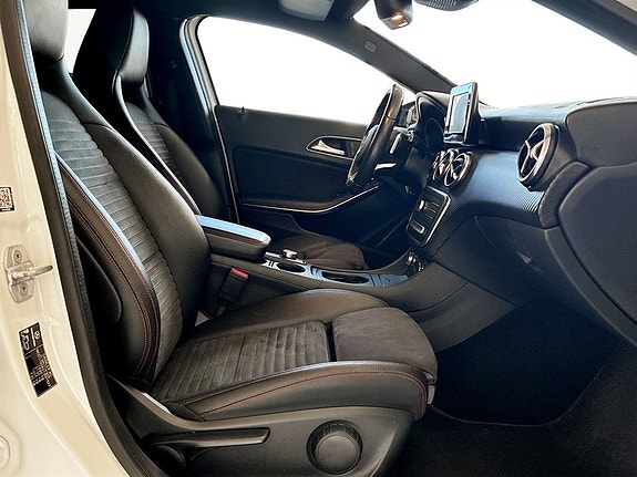 Mercedes-Benz A180 11 of 16
