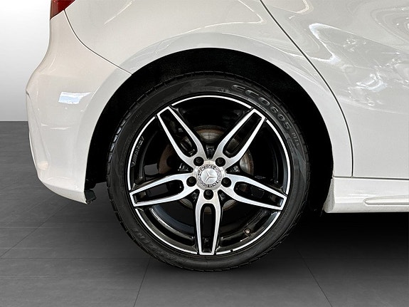 Mercedes-Benz A180 15 of 16
