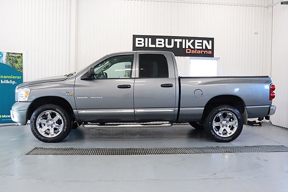 Dodge RAM 1500 2 of 17