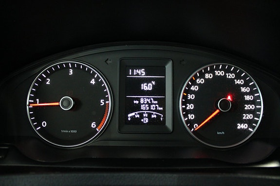 Volkswagen Caravelle 12 of 12