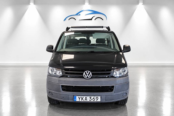 Volkswagen Caravelle 2 of 12