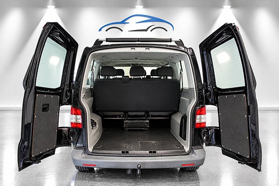 Volkswagen Caravelle 7 of 12