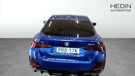 BMW i4 7 of 9