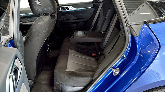 BMW i4 5 of 9