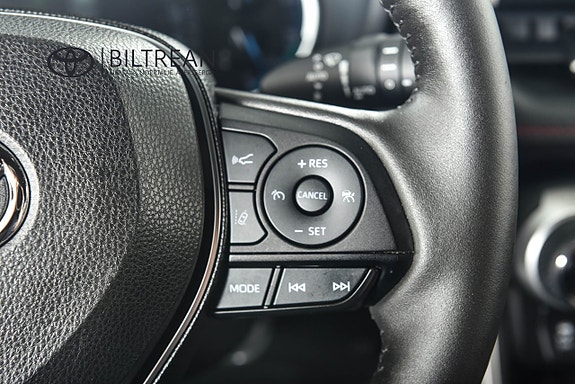 Toyota RAV4 12 of 17