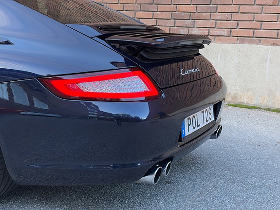 Porsche 911 Carrera 10 of 24