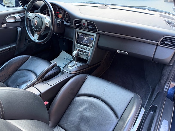Porsche 911 Carrera 18 of 24