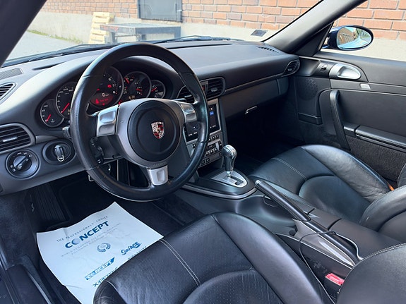 Porsche 911 Carrera 15 of 24