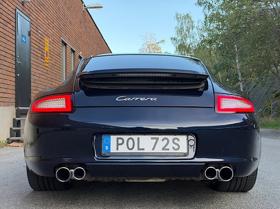 Porsche 911 Carrera 4 of 24