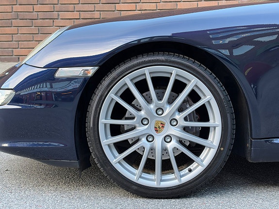 Porsche 911 Carrera 12 of 24