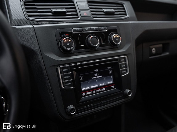 Volkswagen Caddy Alltrack 27 of 30