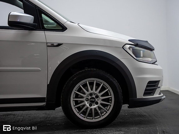 Volkswagen Caddy Alltrack 14 of 30