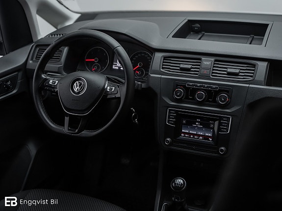 Volkswagen Caddy Alltrack 22 of 30