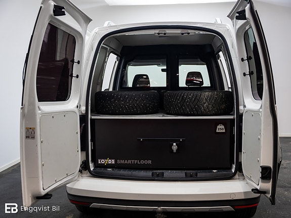 Volkswagen Caddy Alltrack 19 of 30