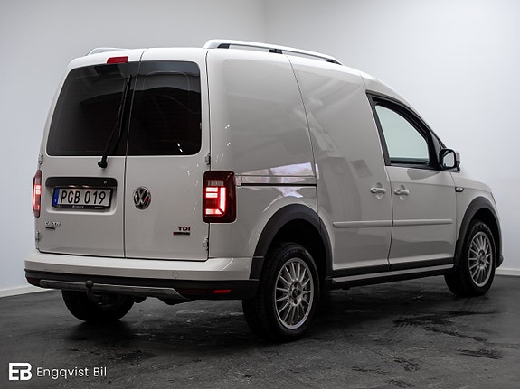 Volkswagen Caddy Alltrack 11 of 30