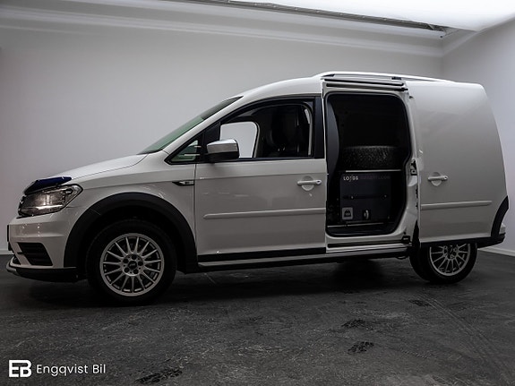 Volkswagen Caddy Alltrack 9 of 30