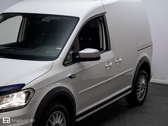 Volkswagen Caddy Alltrack 2 of 30