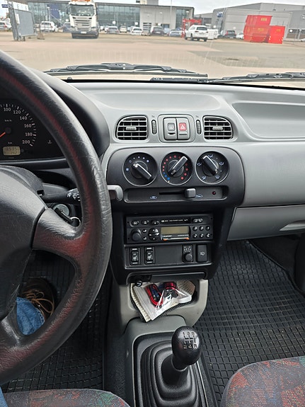 Nissan Micra 7 of 9