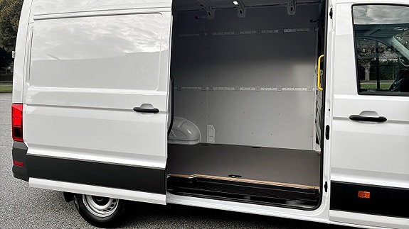 Volkswagen Crafter 11 of 13