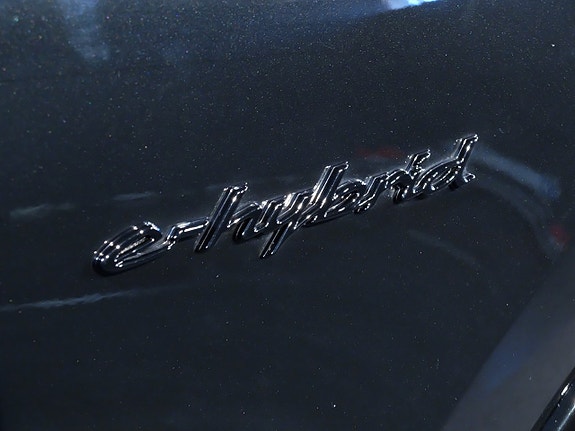 Porsche Cayenne 5 of 12