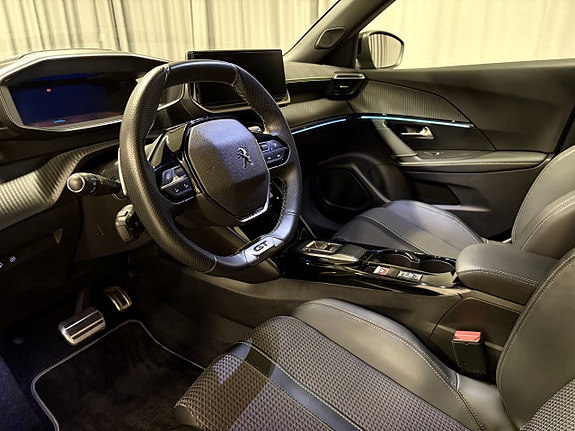 Peugeot 2008 8 of 17