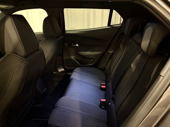 Peugeot 2008 6 of 17