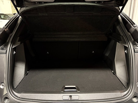 Peugeot 2008 5 of 17