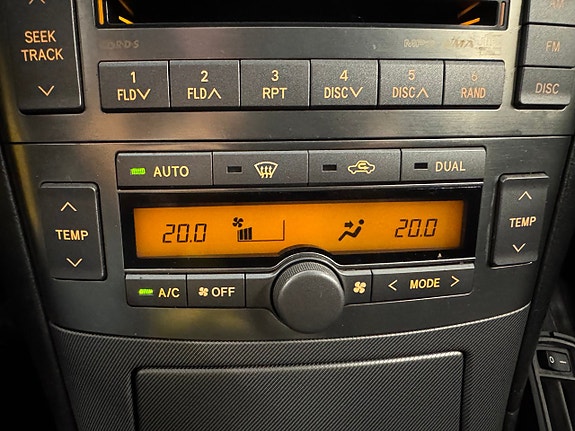 Toyota Avensis 24 of 24