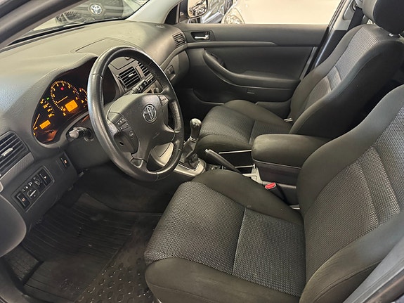 Toyota Avensis 20 of 24