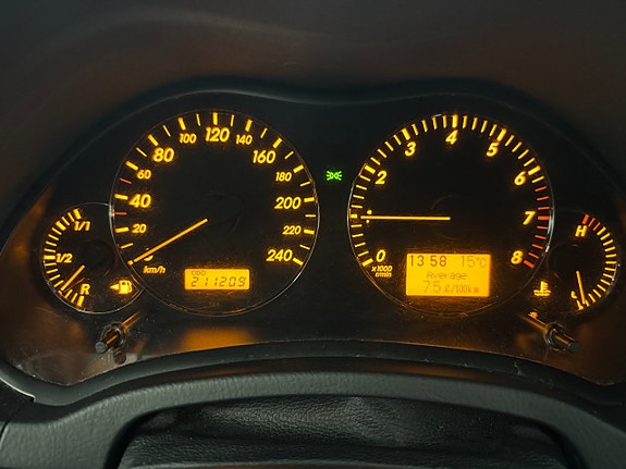 Toyota Avensis 21 of 24