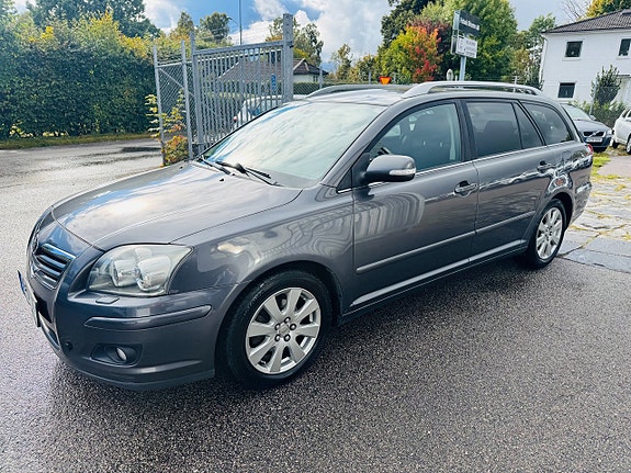 Toyota Avensis 9 of 24