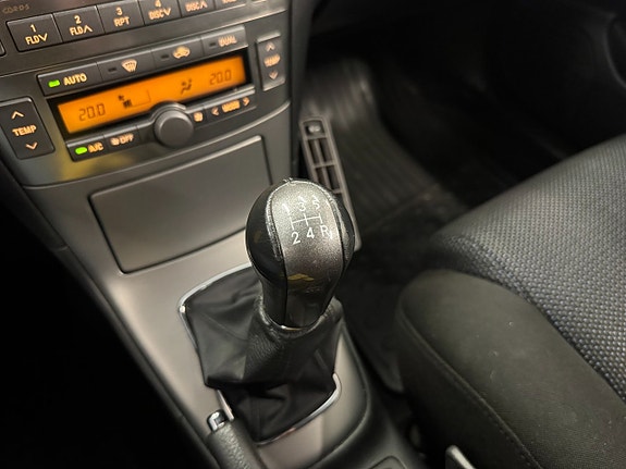 Toyota Avensis 22 of 24