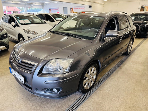 Toyota Avensis 14 of 24