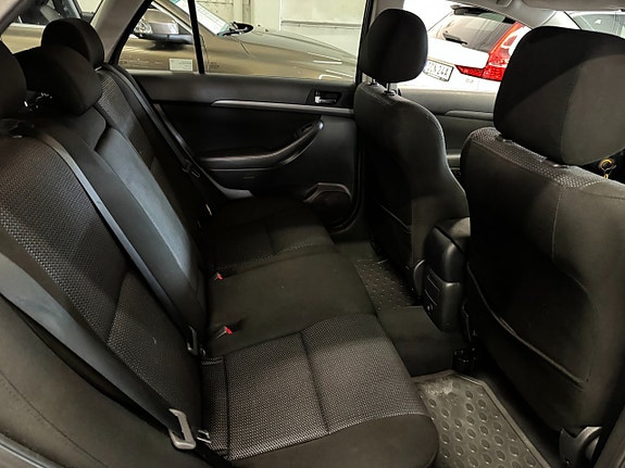 Toyota Avensis 18 of 24