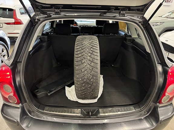 Toyota Avensis 12 of 24